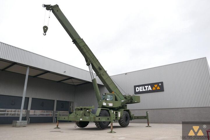 Grubaus reljefo kranas Grove RT875 Ex-army
