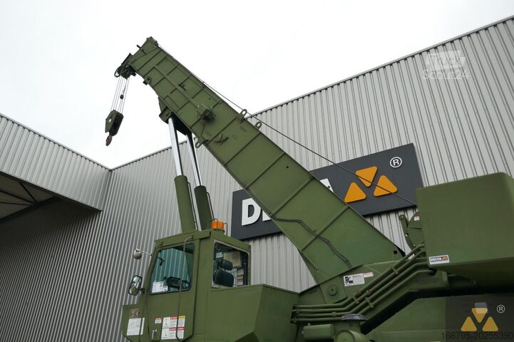 Grubaus reljefo kranas Grove RT875 Ex-army