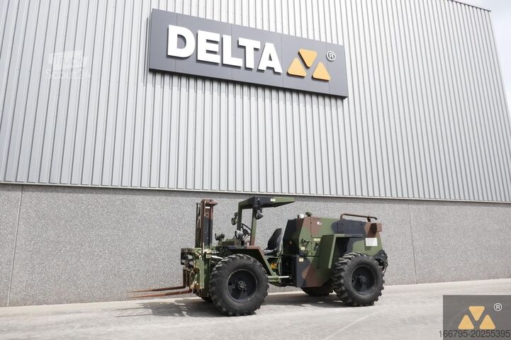Gabelstapler für unwegsames Gelände Case M4K Ex-army