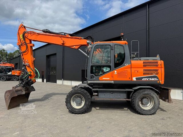 Escavadora de rodas Doosan DX140W-5  DKS Giekveering