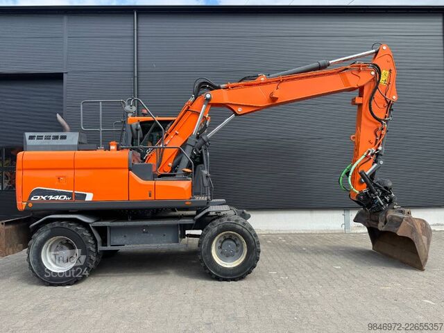 Escavadora de rodas Doosan DX140W-5  DKS Giekveering