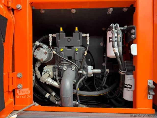 Mobiele graafmachine Doosan DX140W-5  DKS Giekveering