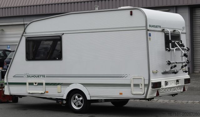 Caravan SPRITE Swift 390 mit Mover und Vorzelt