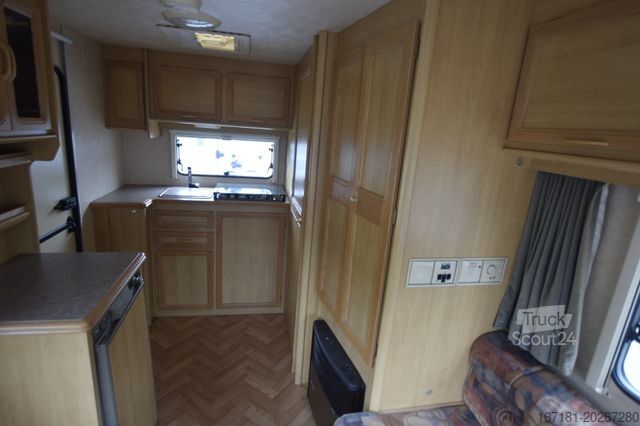 Caravan SPRITE Swift 390 mit Mover und Vorzelt