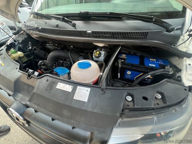 Minibusz VOLKSWAGEN T5 Kombi 2.0 Tdi L1H1 9 Sitze Engine Broken