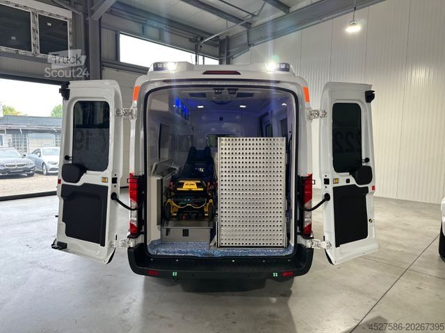 Feuerwehrfahrzeug FORD Transit 2.2L *RTW*KTW*KRANKENWAG**LIEGE+STUHL