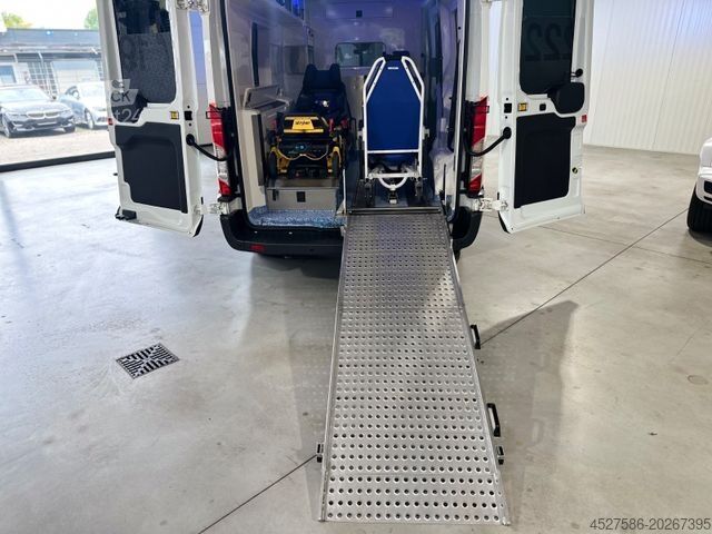 Feuerwehrfahrzeug FORD Transit 2.2L *RTW*KTW*KRANKENWAG**LIEGE+STUHL