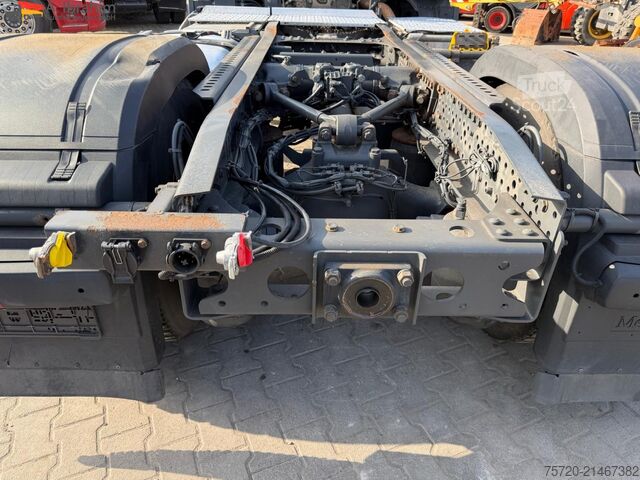 Standaard trekker Mercedes-Benz Antos 1842 4x2 | Originalkilometer Zugtraverse| ideal f. Schausteller