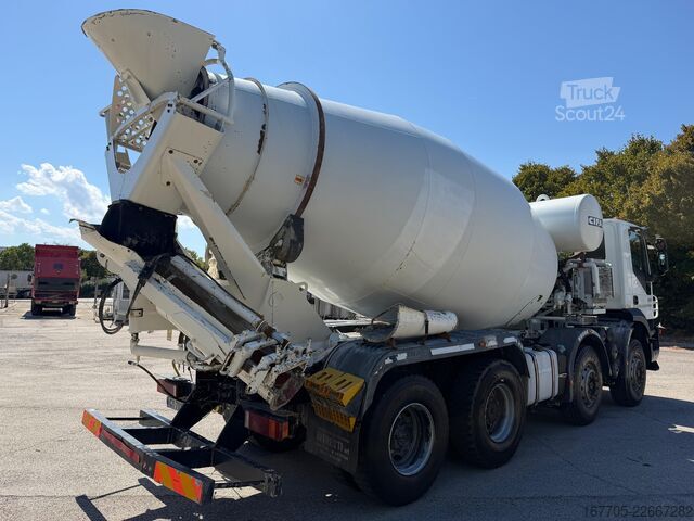 Betonmixer vrachtwagen Iveco Trakker 450