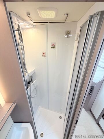 Półzintegrowany kamper BÜRSTNER Lyseo Harmony T 728 Einzelbetten-Hubbett-1.Hand