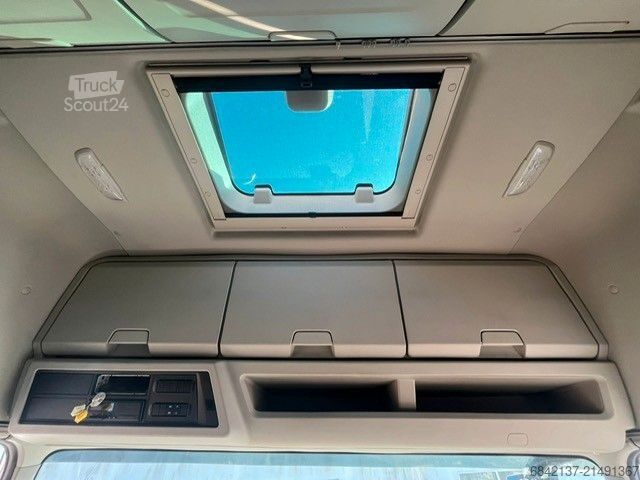 Volumen trækker FORD F-Max 500 Lowliner Standort Auetal