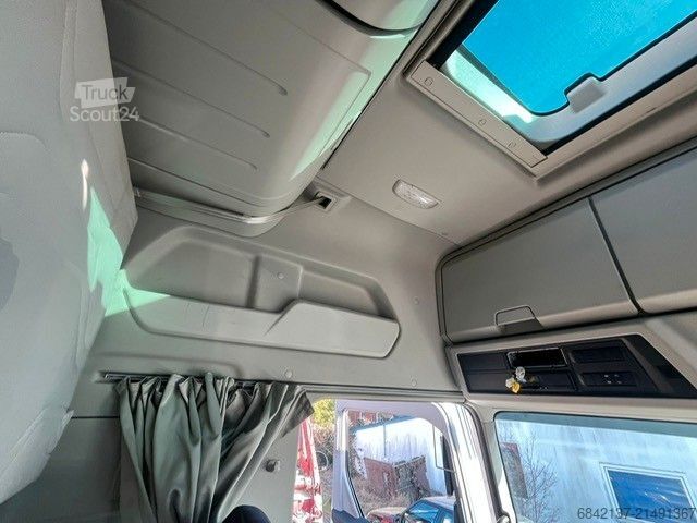 Volumen trækker FORD F-Max 500 Lowliner Standort Auetal