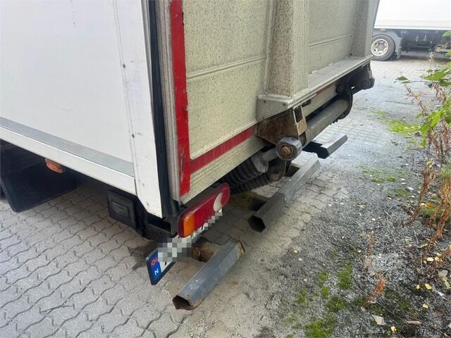 Valiză DAF LF210 4x2 Box Truck with Carrier Refrigeration Uni