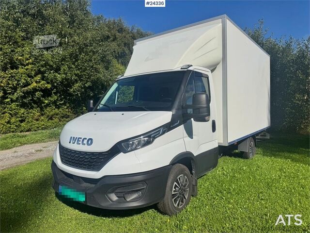 Valiză Iveco 35S16 8-Pallet Box Truck with 2 Sets of Tyres