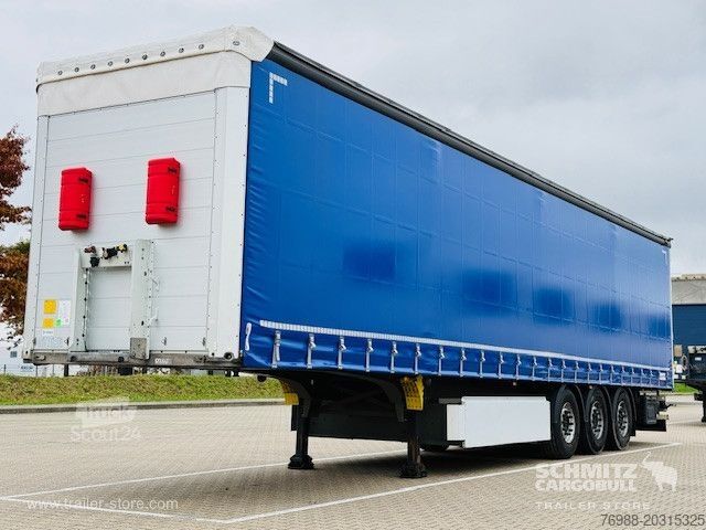 Öppen semitrailer med kapell Schmitz Cargobull Curtainsider Standard Getränke