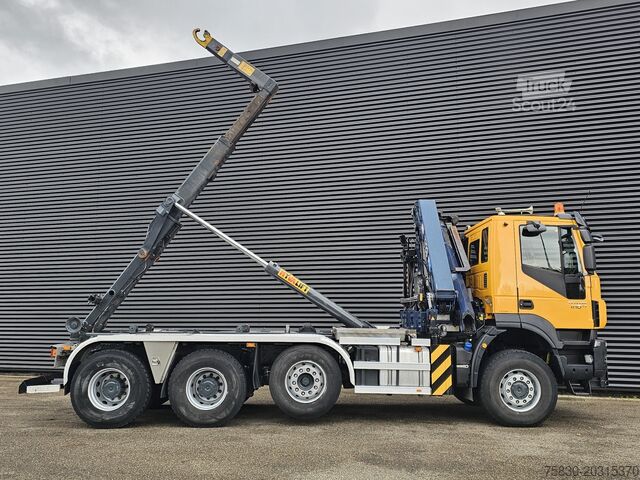 Haakarmsysteem Iveco TRAKKER 380 8X6 / EURO 6 / CRANE + HOOKLIFT