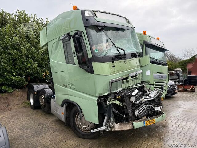 Standaard-SZM Volvo FH 13.460 6X2 Voorloopas SCHADE/UNFALL/DAMAGE