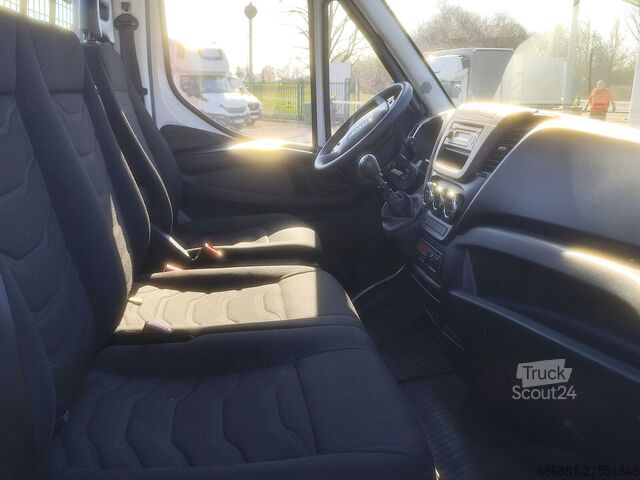 Όχημα με καρότσα με άνοιγμα στο πλάι IVECO Daily 70