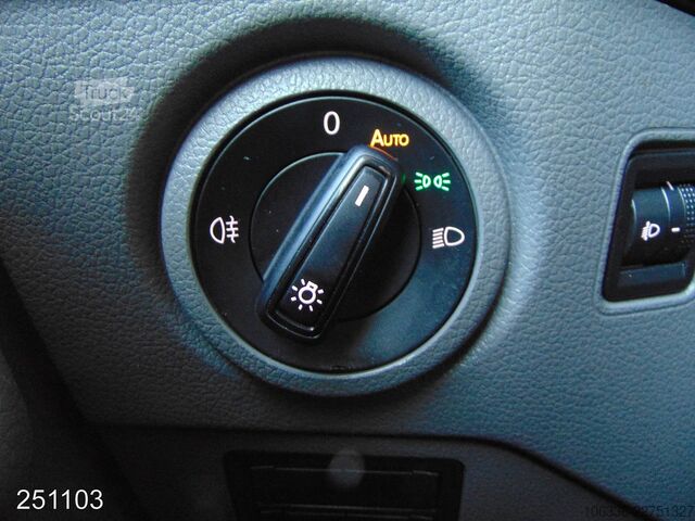 Dostavno vozilo s kesonom VW CRAFTER 2.0 TDI 35 2.0 TDI MAXI - KLIMA - KAMERA