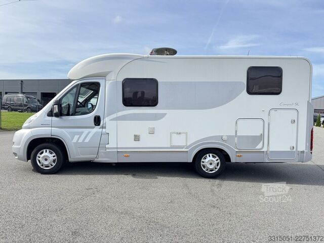 Halvintegrerad husbil ADRIA Compact 660 SL Solar+Sat TV+Markise+Dunstabzug
