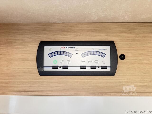 Полуинтегрированный автодом ADRIA Compact 660 SL Solar+Sat TV+Markise+Dunstabzug