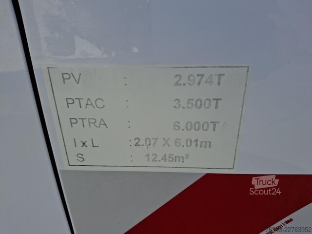 ανυψωτική πλατφόρμα τοποθετημένη σε φορτηγό RENAULT MASTER F3500 2.3 DCI 145 - NACELLE KLUBB