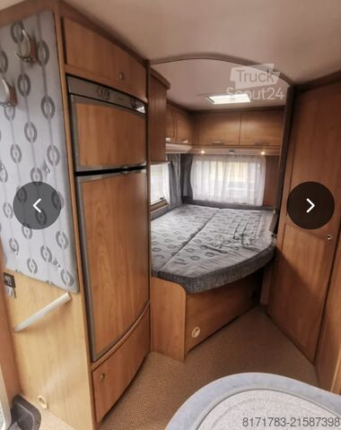 Polointegrovaný karavan Bürstner Delfin