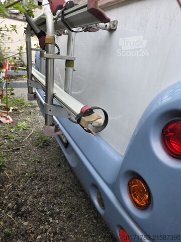 Polointegrovaný karavan Bürstner Delfin