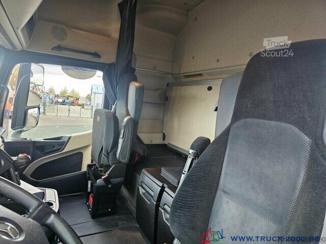 Lastbilmonteret kran Mercedes-Benz Actros 3251 Palfinger + Jib Hakenhöhe 30m + FB