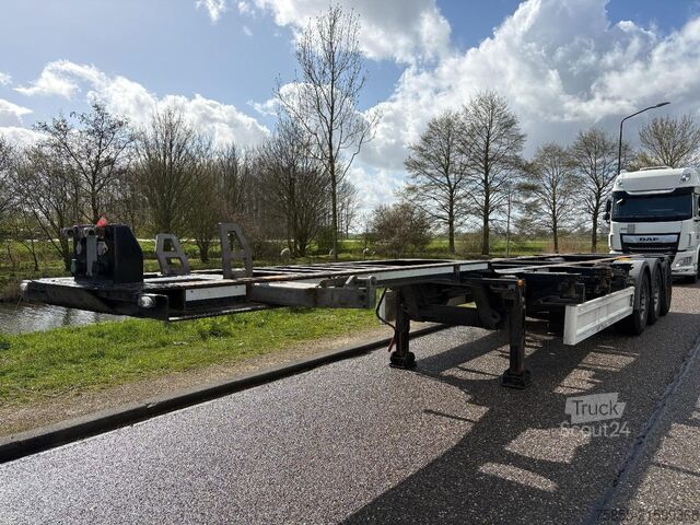 Container transport Renders-has FCCA08FY (CONTAINER CARRIER) Multichassis / Ext...