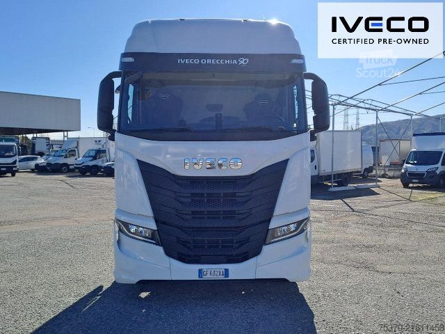 Standard tractor unit IVECO S-WAY AS440S51T/P