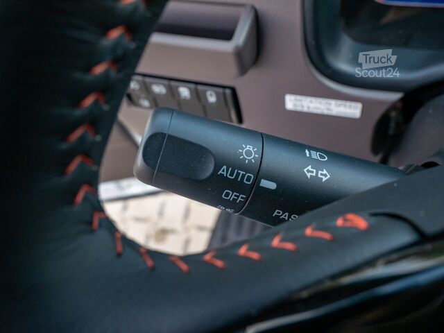 Transporter mit Koffer Mitsubishi Canter e