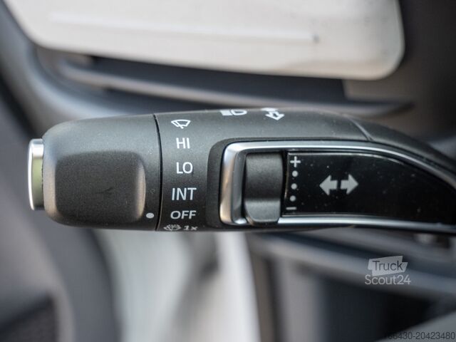 Kleinbus Maxus eDELIVER 5 KA L2H1 64 kW/h Klima 360° LED PDC