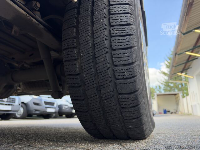 Haszongépjármű VW Crafter L2H2  RAMPE   LIFT   8 SITZE   ROLLSTUHL