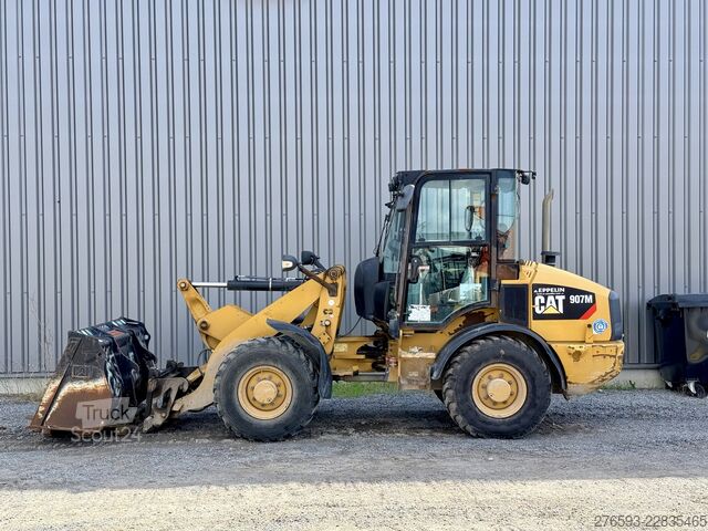 Radlader Caterpillar 907M