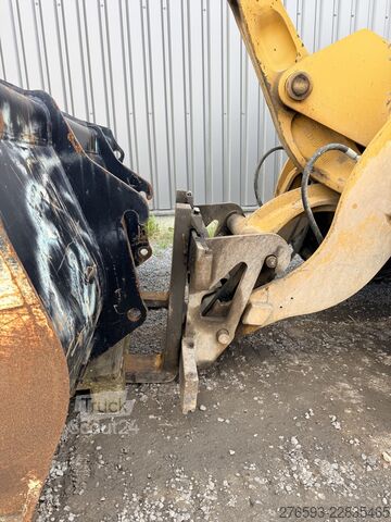 Radlader Caterpillar 907M