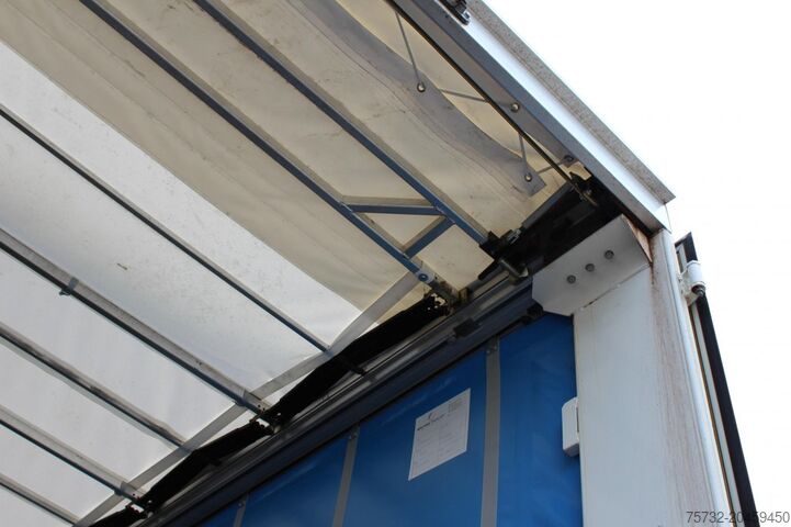 Kamion sa ravnom platformom i ceradom MAN TGS 18.440 Plane Zug Schlafplatz AHK Edscha