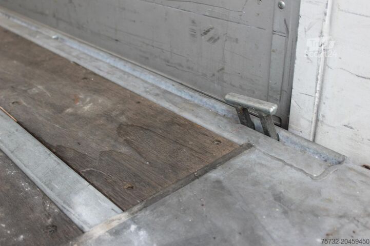 Kamion sa ravnom platformom i ceradom MAN TGS 18.440 Plane Zug Schlafplatz AHK Edscha