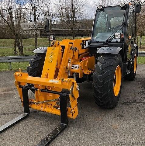 Teleszkópos rakodó JCB 531-70 DS