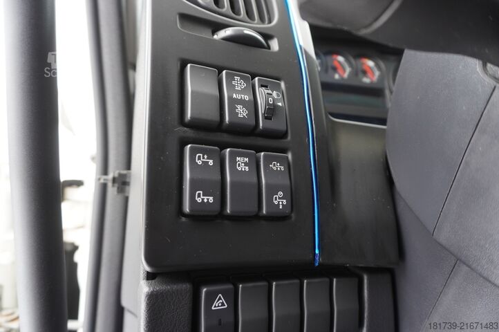 Houder Renault D280 16T / Box truck 18 EPAL / Tail lift