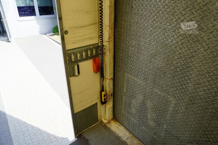 Houder Renault D12 Euro 6 / 18 pallets / Tail lift/ 2017