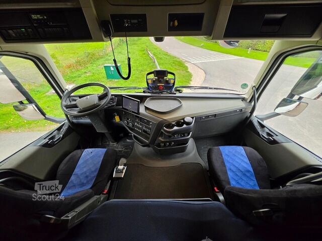 Tracteur standard Volvo FH540 8x2 KRAANWAGEN FASSI 1450 TECHNO (145TM) ...