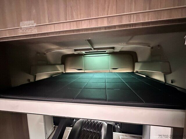 Camion pentru transport bovine MAN TGX 26510 5-6 Pferde Popout, Wohnmobilzulassung