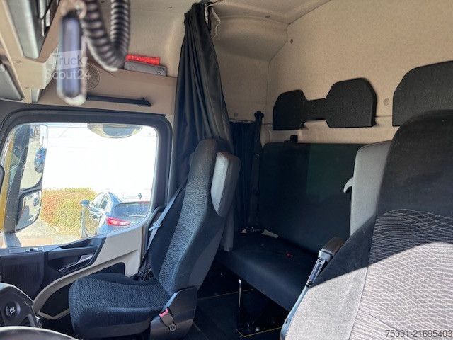 Vehicul de tractare MERCEDES-BENZ Actros 4 Abschleppwagen mit Kran