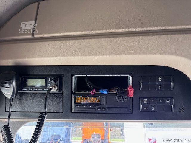 Vehicul de tractare MERCEDES-BENZ Actros 4 Abschleppwagen mit Kran