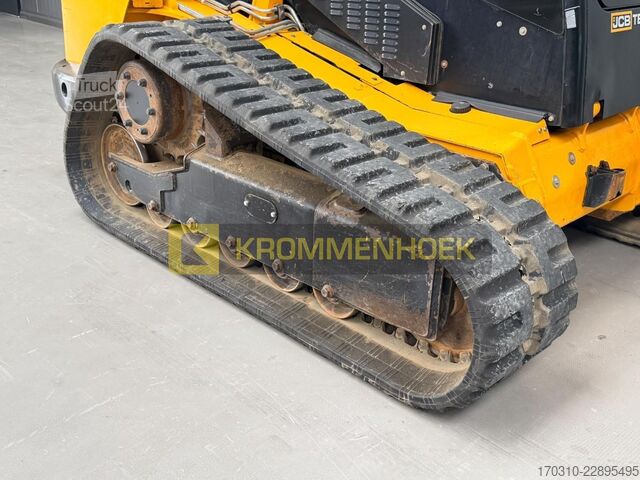 încărcător pe șenile JCB 3TS-8T Teleskid