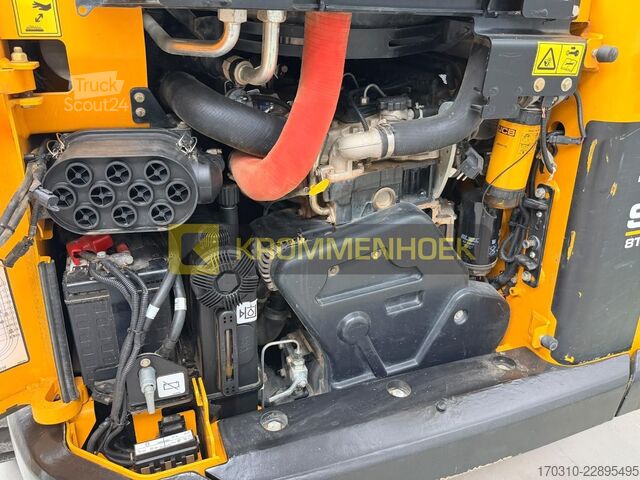 încărcător pe șenile JCB 3TS-8T Teleskid