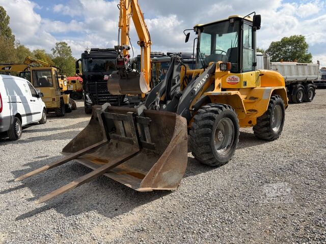 جرافة ذات عجلات VOLVO L 40 B-TP