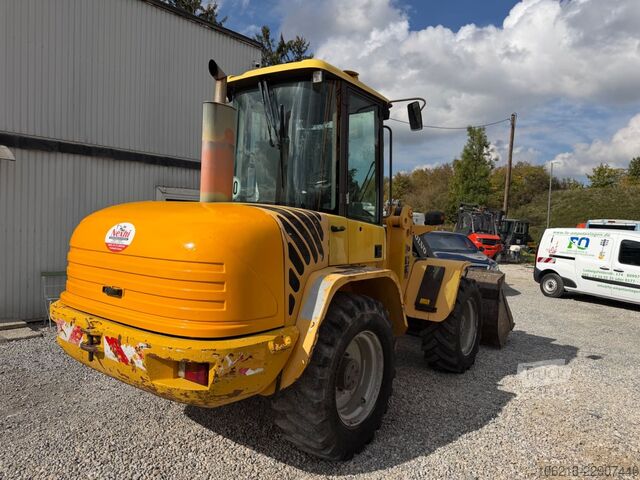 جرافة ذات عجلات VOLVO L 40 B-TP