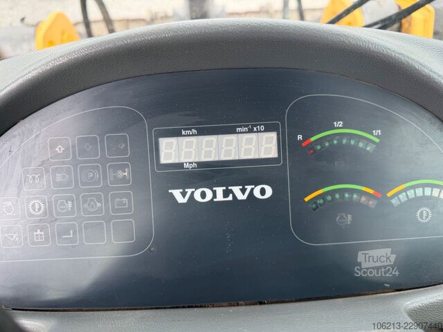 جرافة ذات عجلات VOLVO L 40 B-TP